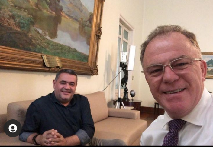 SANDRO LOCUTOR ENTREVISTA O GOVERNADOR RENATO CASAGRANDE